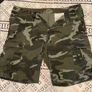 Old Navy Camouflage Cargo Shorts - Men’s